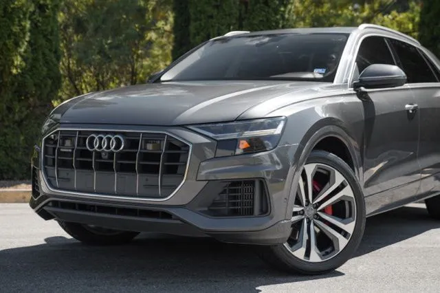 Audi Q8 photo 2