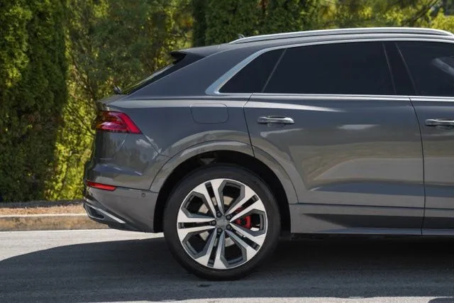 Audi Q8 photo 9