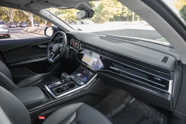 Audi Q8 photo 21