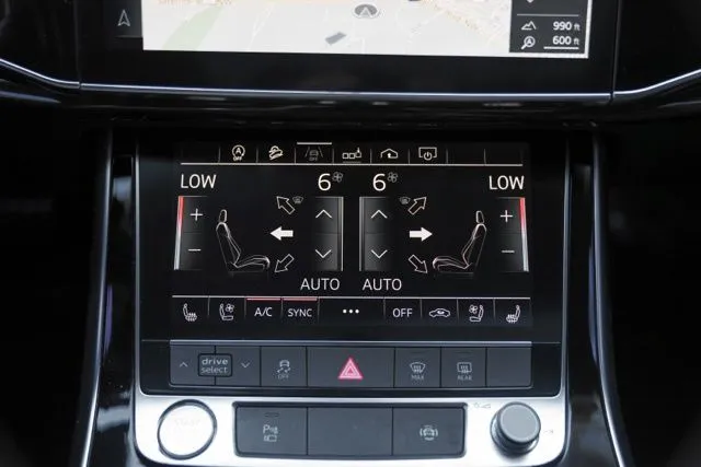 Audi Q8 photo 30