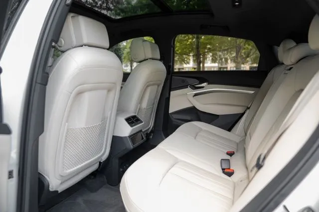 Audi Q8 Sportback e-tron photo 37