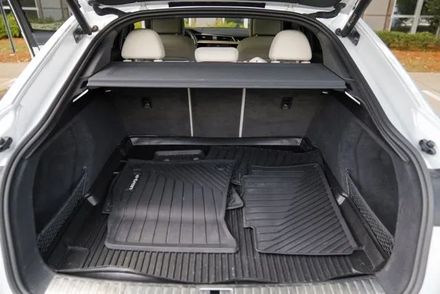 Audi Q8 Sportback e-tron photo 16