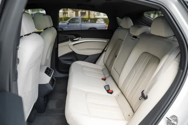 Audi Q8 Sportback e-tron photo 39