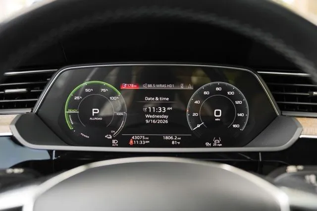 Audi Q8 Sportback e-tron photo 28