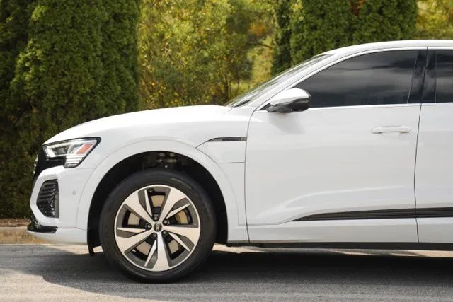 Audi Q8 Sportback e-tron photo 6