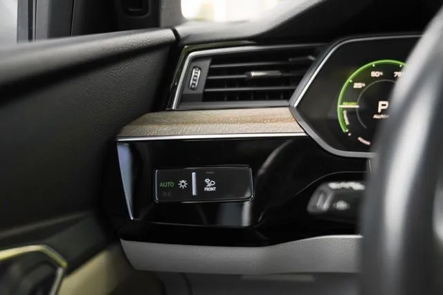 Audi Q8 Sportback e-tron photo 24