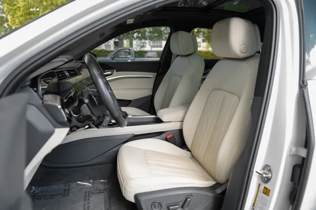 Audi Q8 Sportback e-tron photo 35