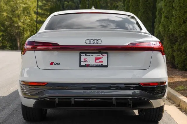 Audi Q8 Sportback e-tron photo 15