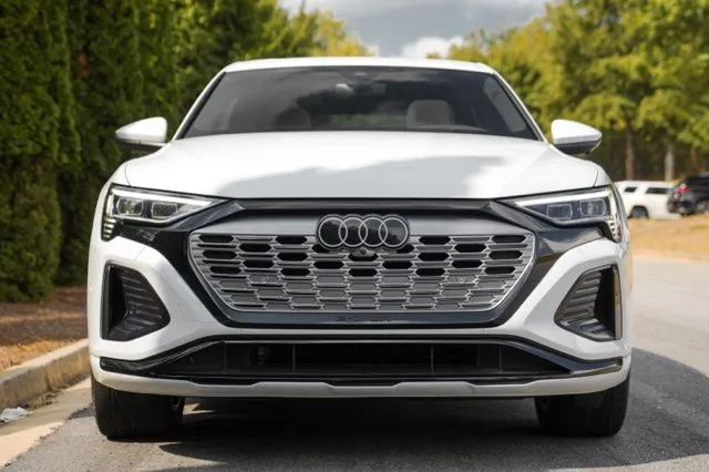 Audi Q8 Sportback e-tron photo 14