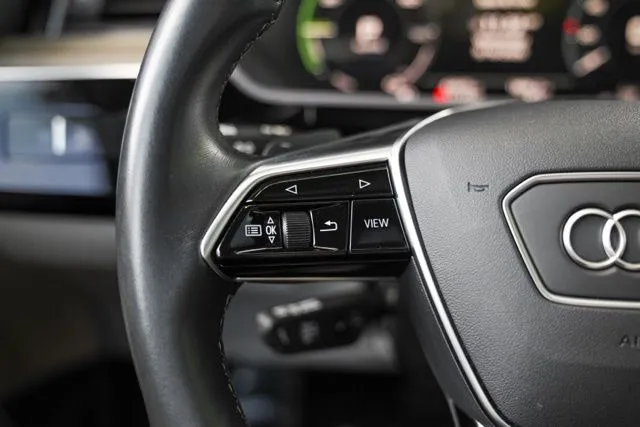 Audi Q8 Sportback e-tron photo 26