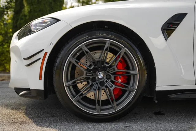 BMW M4 photo 16