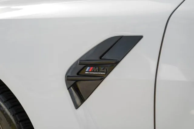 BMW M4 photo 17