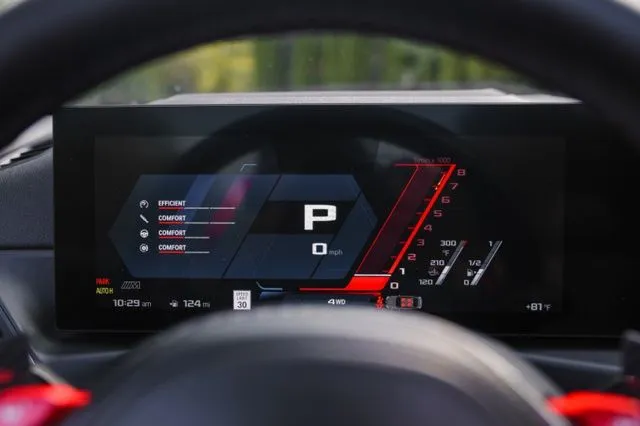 BMW M4 photo 33