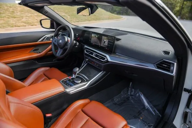 BMW M4 photo 24