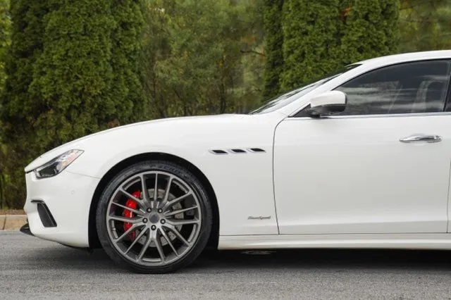 Maserati Ghibli photo 6