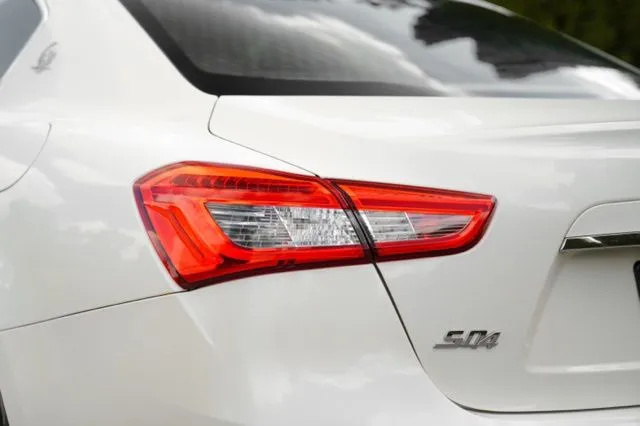 Maserati Ghibli photo 8