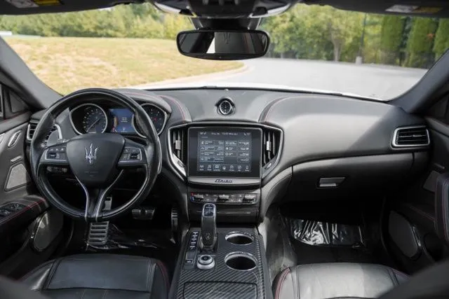 Maserati Ghibli photo 15