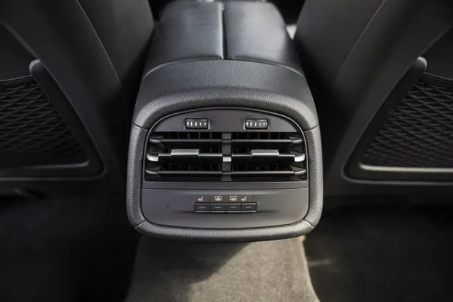 Maserati Ghibli photo 30