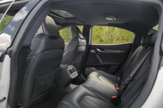 Maserati Ghibli photo 28