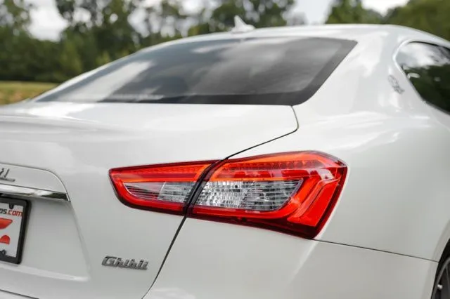 Maserati Ghibli photo 9
