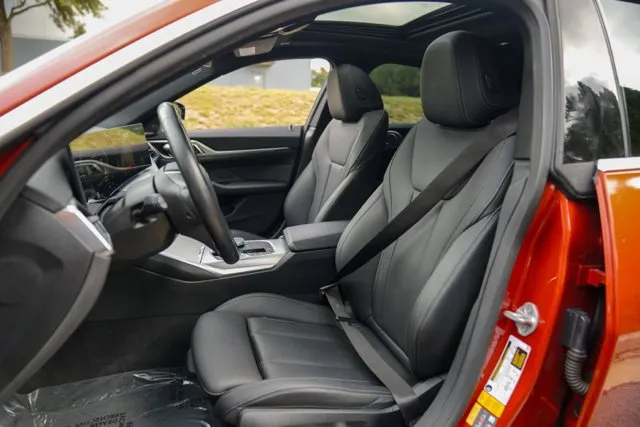 BMW i4 photo 37