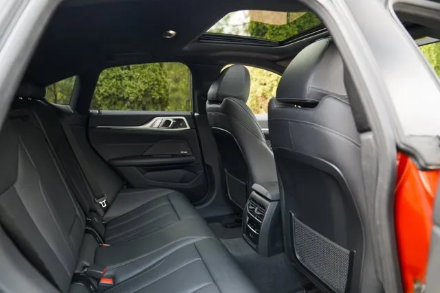 BMW i4 photo 40