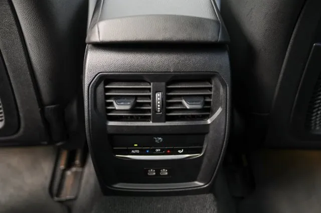 BMW i4 photo 43