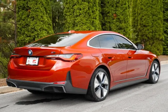 BMW i4 photo 13