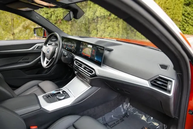 BMW i4 photo 24