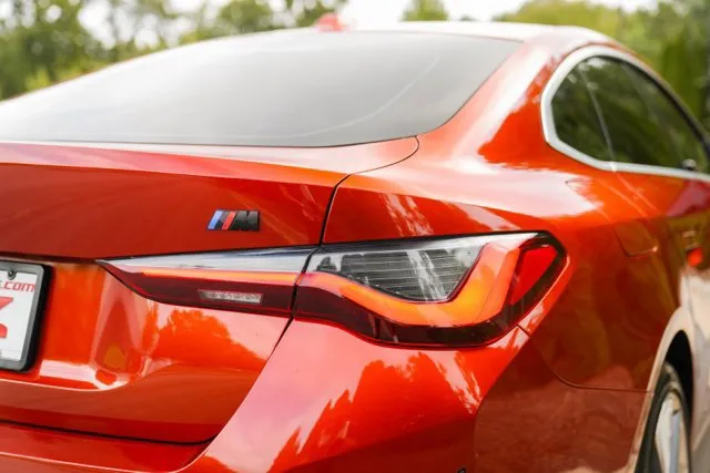 BMW i4 photo 15