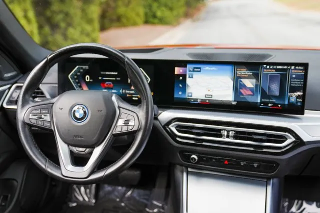 BMW i4 photo 25