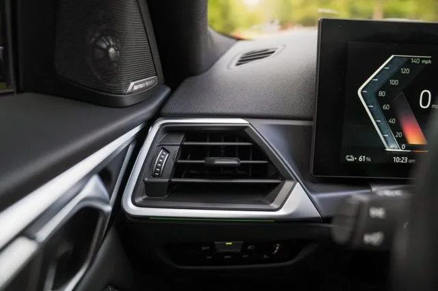 BMW i4 photo 27