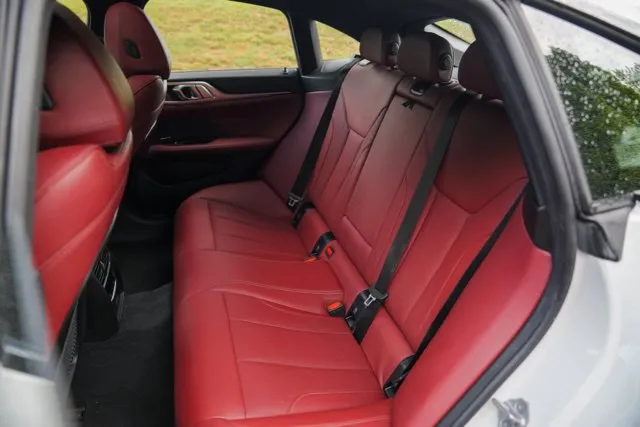 BMW i4 photo 35