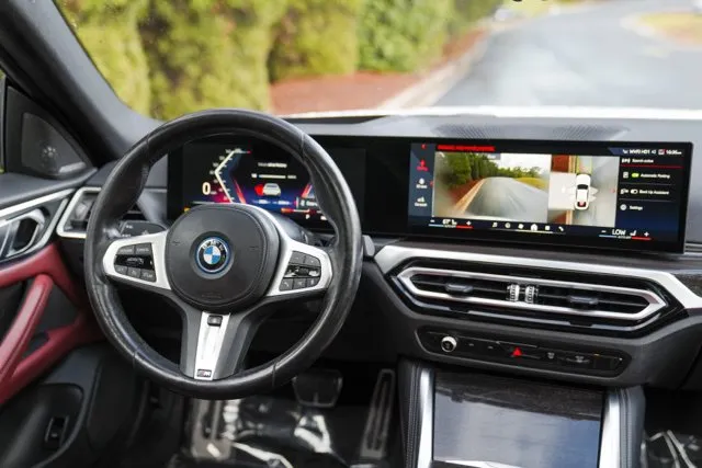 BMW i4 photo 21