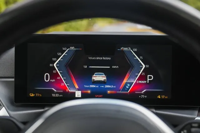 BMW i4 photo 26