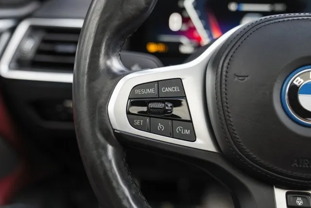 BMW i4 photo 24
