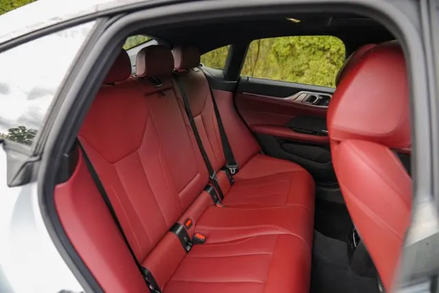 BMW i4 photo 36