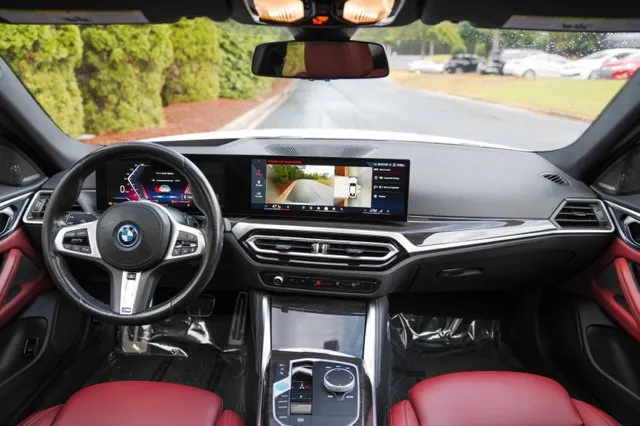 BMW i4 photo 19