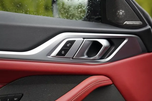 BMW i4 photo 39