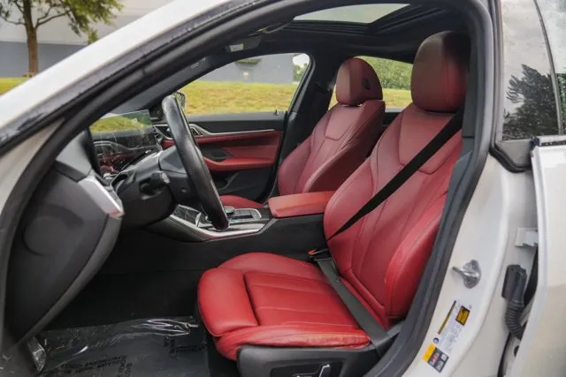 BMW i4 photo 31