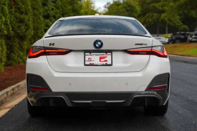BMW i4 photo 14