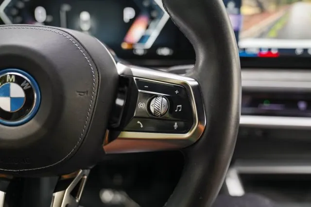 BMW i7 photo 27