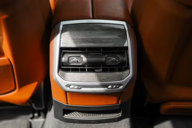 BMW i7 photo 39