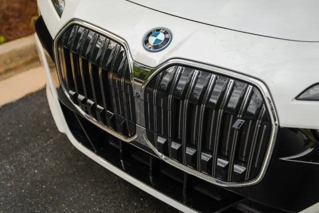 BMW i7 photo 15