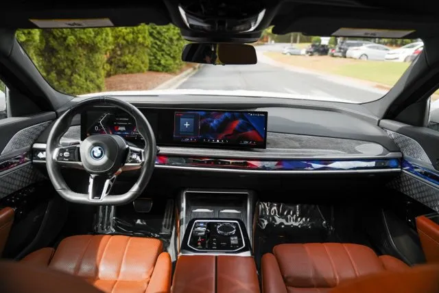 BMW i7 photo 21