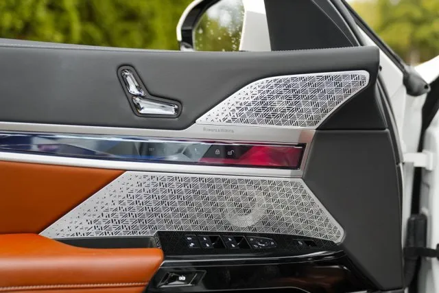 BMW i7 photo 45
