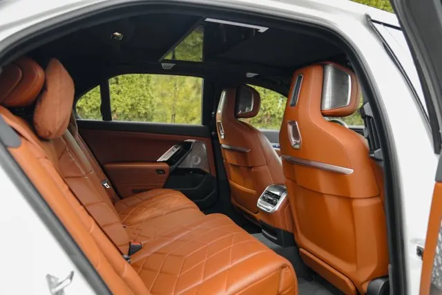 BMW i7 photo 36