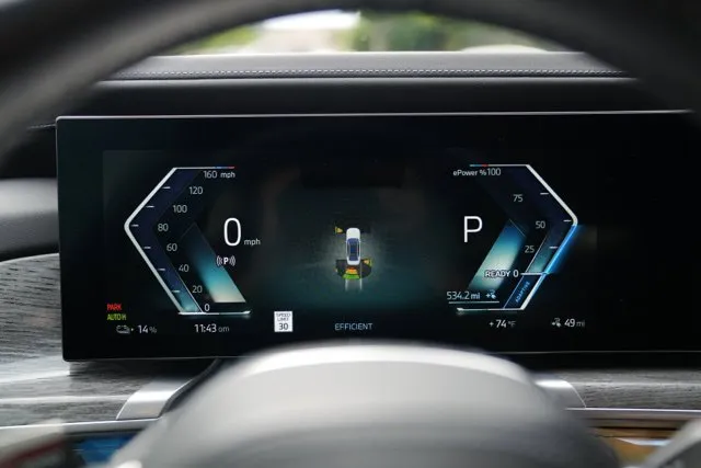 BMW i7 photo 28
