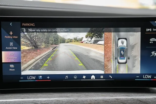 BMW i7 photo 30