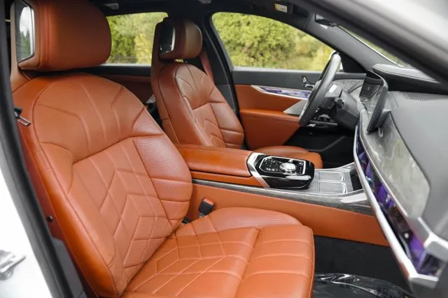 BMW i7 photo 34